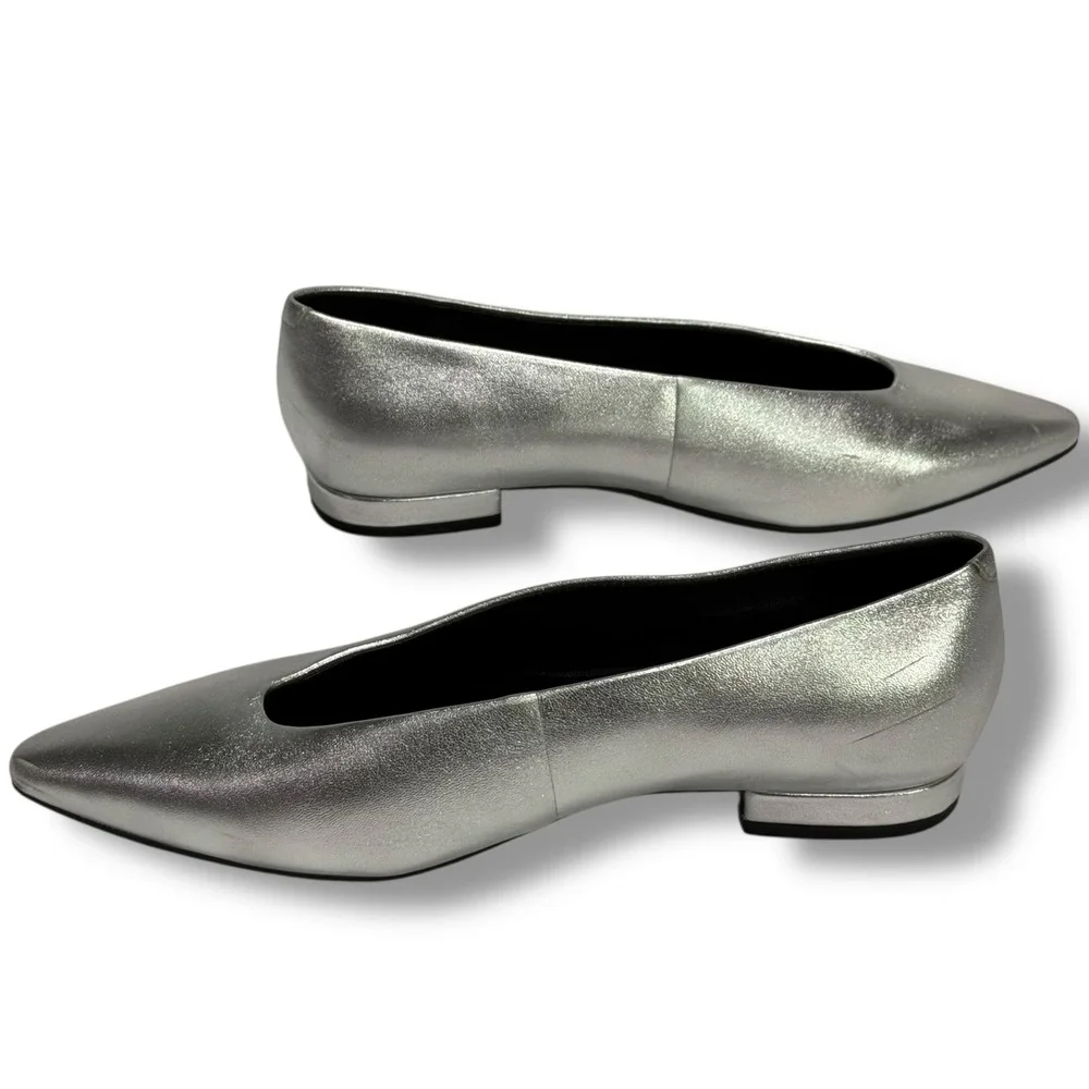 Marc Fisher LTD Gunner Flats Metallic Silver Leather Pointed Toe Slip On Size 8 - Picture 2 of 13